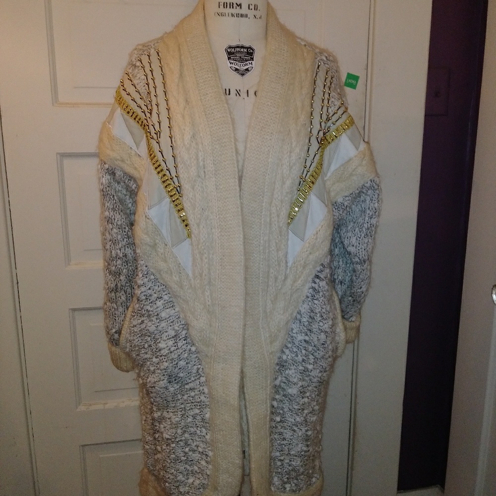 Vintage cream/grey whimsy sweater